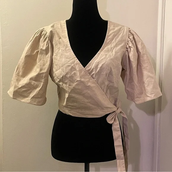 LISA SAYS GAH NWOT Maria Wrap Top in Natural Linen - Picture 3 of 8